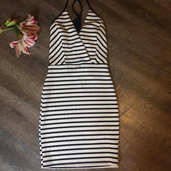 Charlotte Russe Dresses & Skirts - ✖️Charlotte Russe Striped Lace Dress✖️